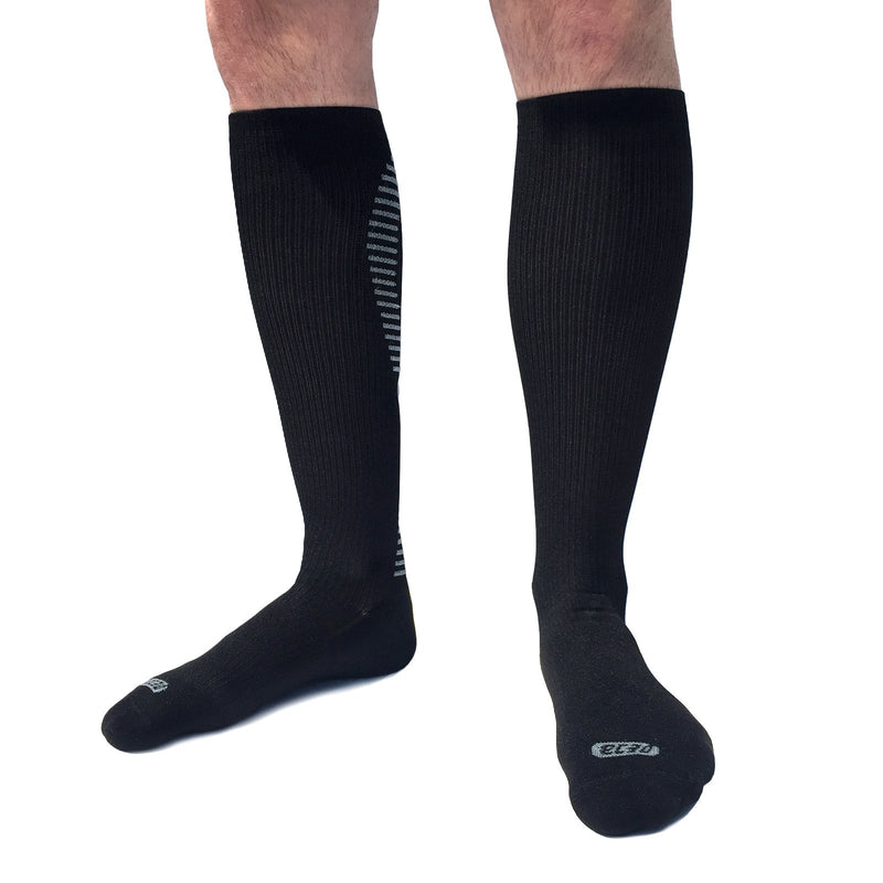 https://us.ec3dsports.com/cdn/shop/products/ec3d-compression-reflective-socks-front_800x.jpg?v=1599584838